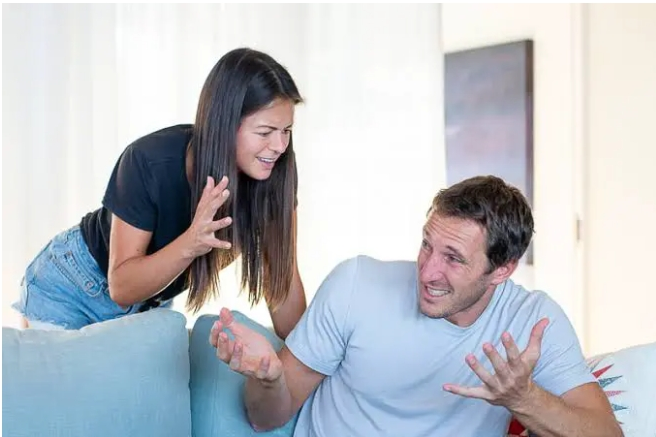 6 kinds of ladies you should avoid dating if you want to have peace