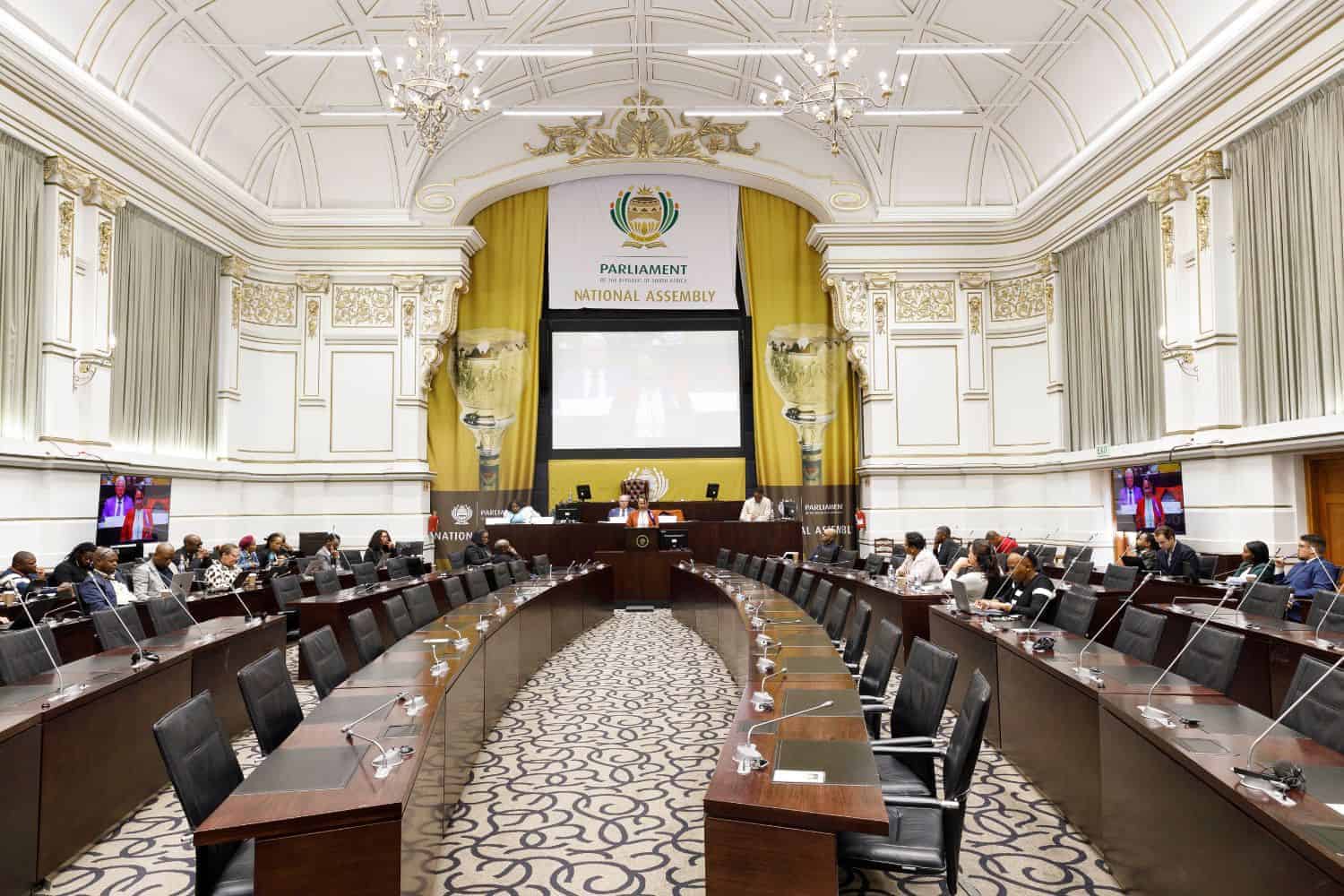 Ministers grilled on land, Israel, and whistleblower killings