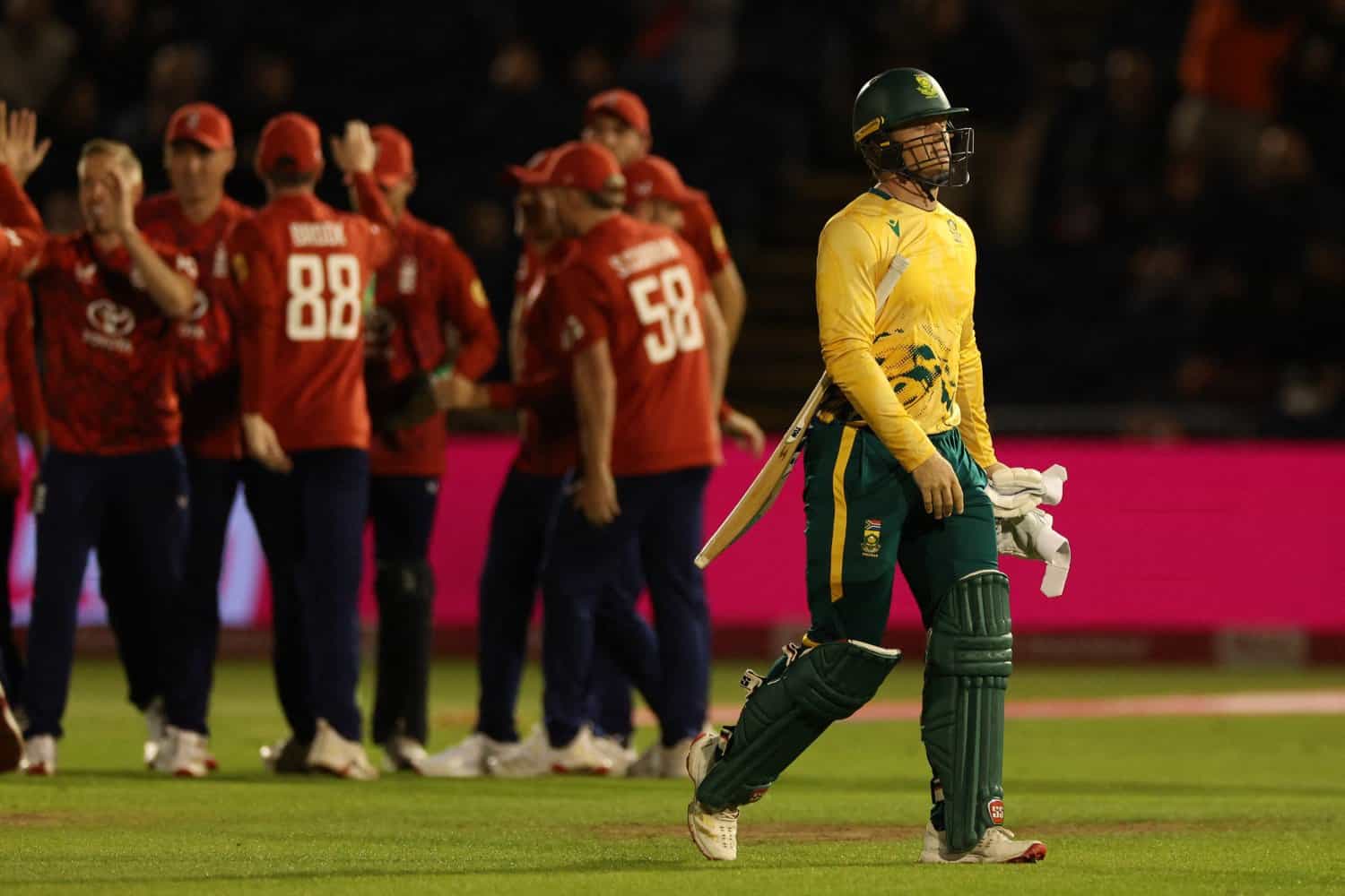 Proteas destroyed in crushing T20 defeat to England