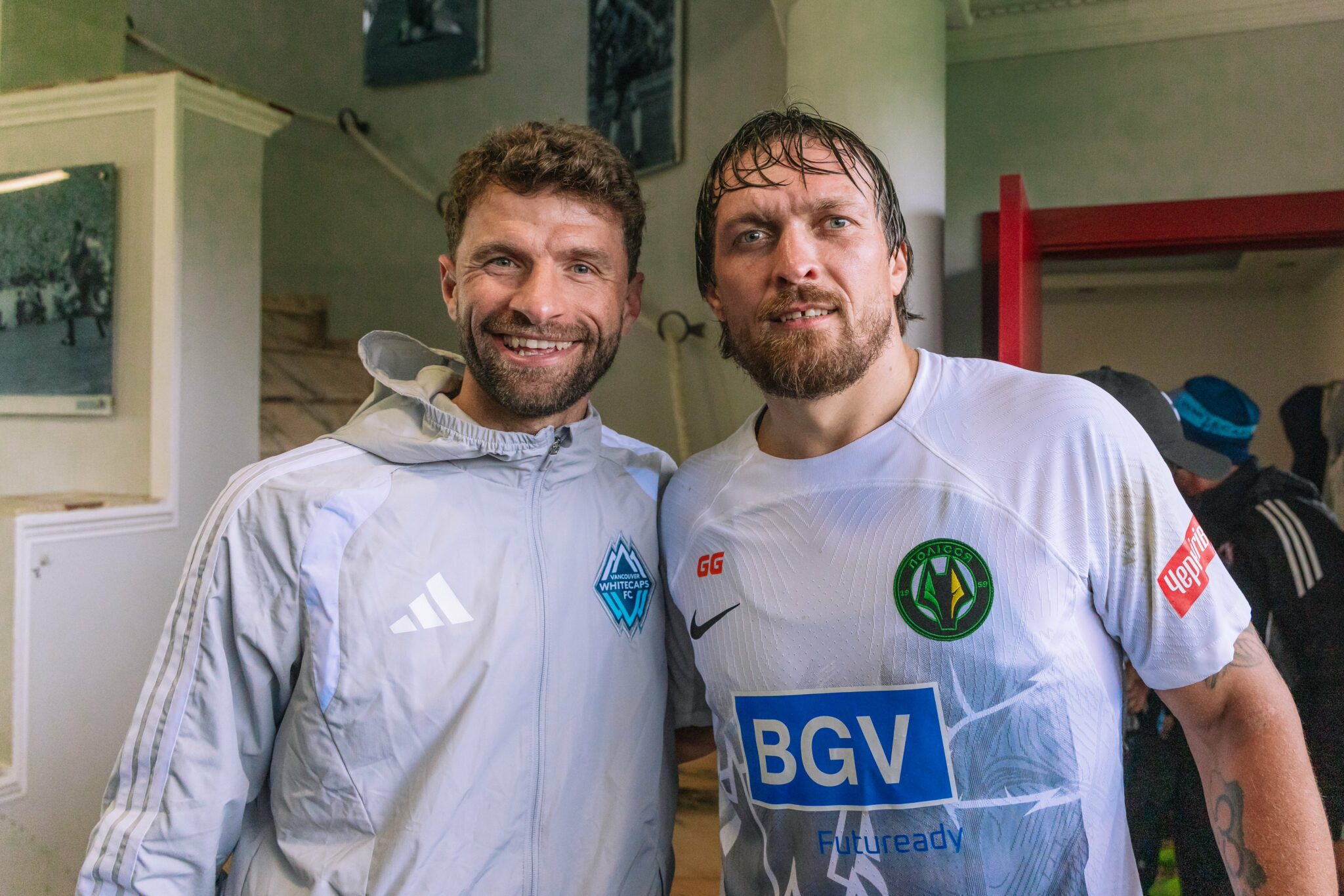 Boxing champion Usyk exchanges gloves for boots in match vs Thomas Muller’s Vancouver Whitecaps