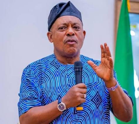 Early Life, Career, Wife Children & Net Worth