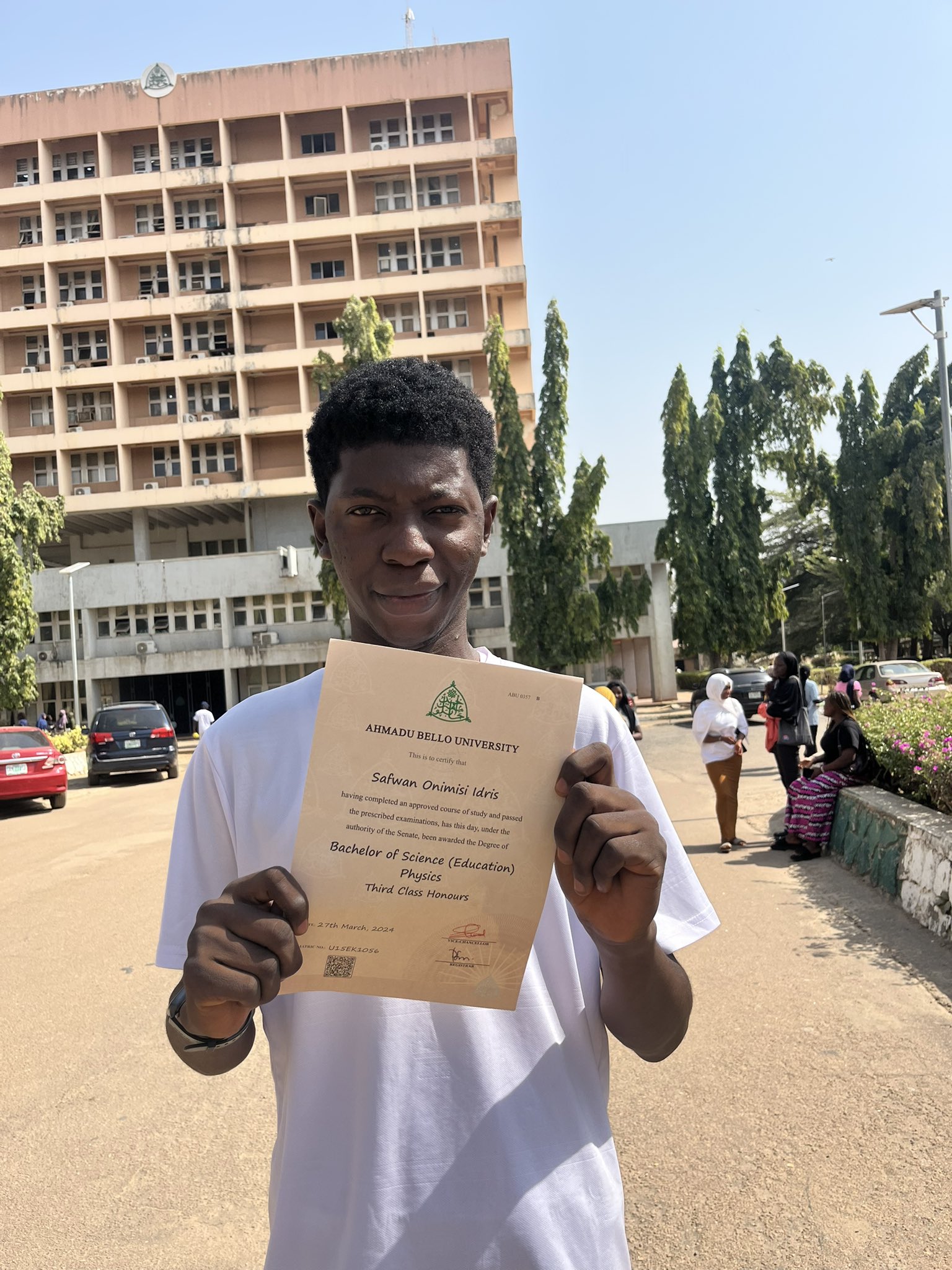 “I receive my…..”- Man graduates with Third- class degree in Physics, receives unexpected offer to UK